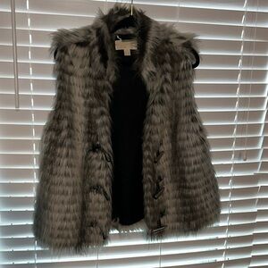 MICHAEL Michael Kors Faux Fur Vest - XL Grey